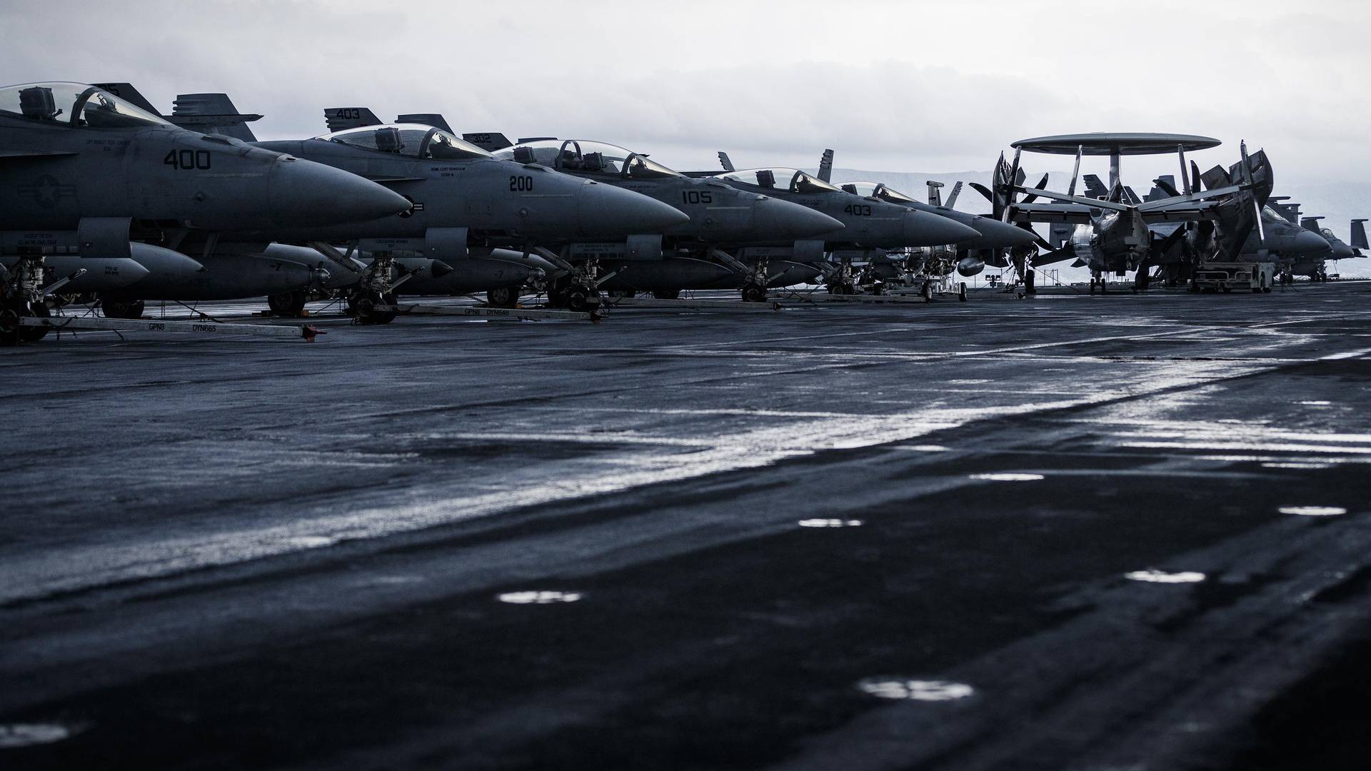 FOTO Bili smo na nosaču aviona Harry S. Truman: Odakle među avionima jedan sa šahovnicom?