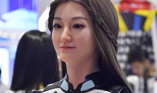 ROBOTSKA KONFERENCIJA Pa ti sad reci jel' ovo robot ili žena...
