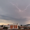 VIDEO Grmljavinsko nevrijeme stiglo u Zagreb, pogledajte snimku munja sa zapada grada