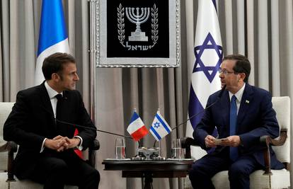 Macron stigao u Izrael: 'Niste sami u borbi protiv terorizma'