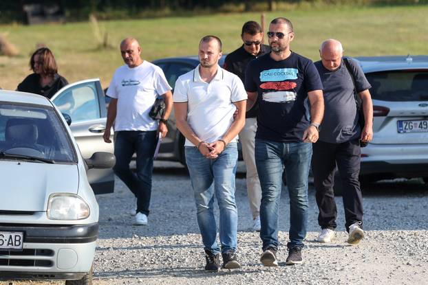 Zagreb: Policija dovela osumnjičenog Andreja B. na pretres kuće