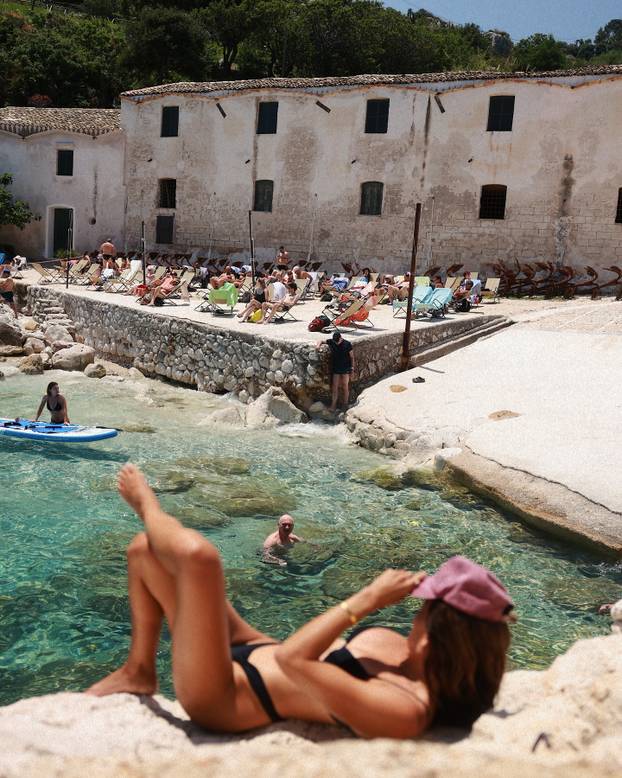 FOTO Lijepa Chelsea očarala je milijune fantastičnim fotkama sa svojih putovanja