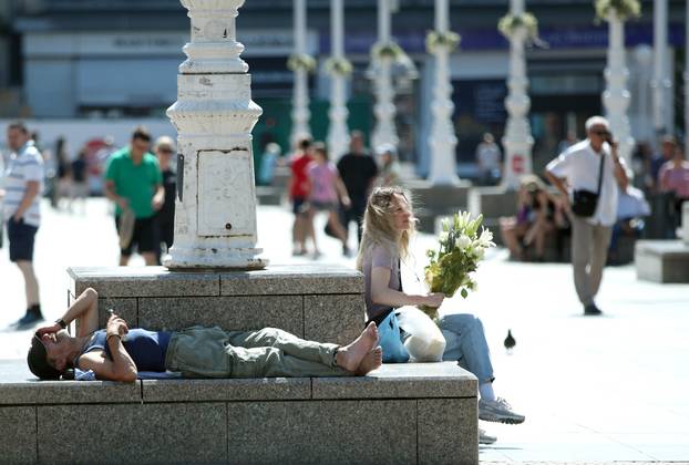 Vrući dan na zagrebačkim ulicama