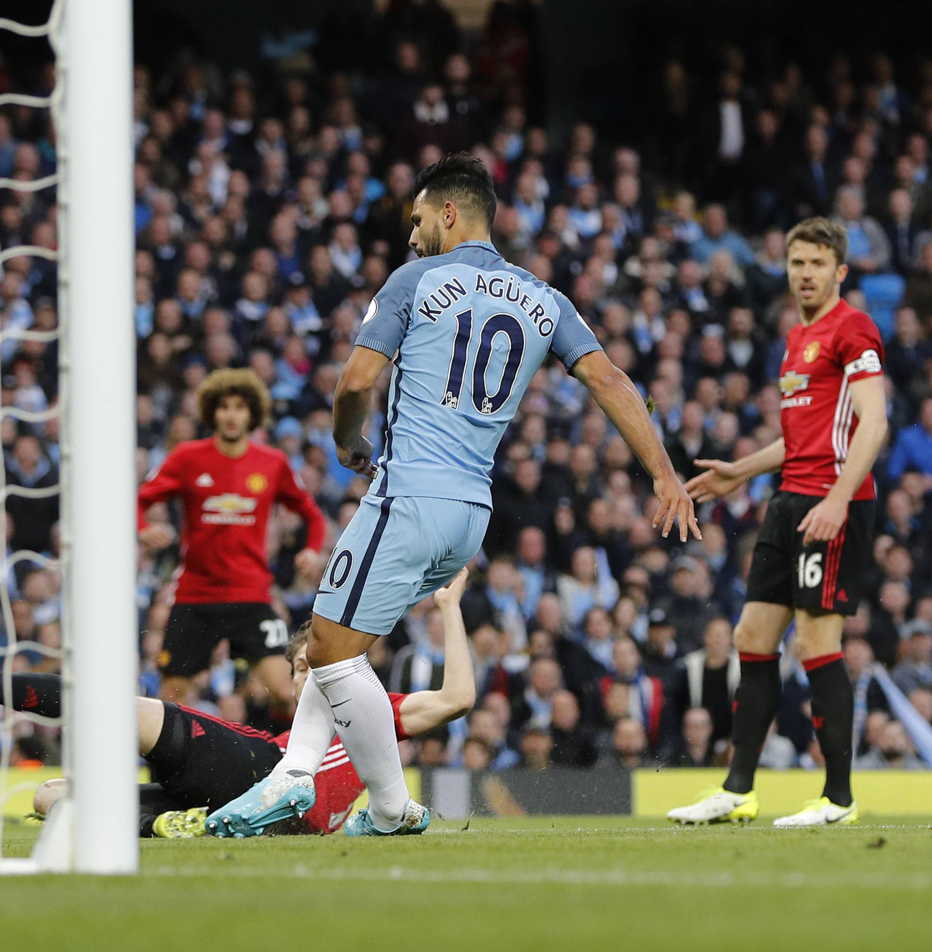 Manchester City's Sergio Aguero misses a chance to score