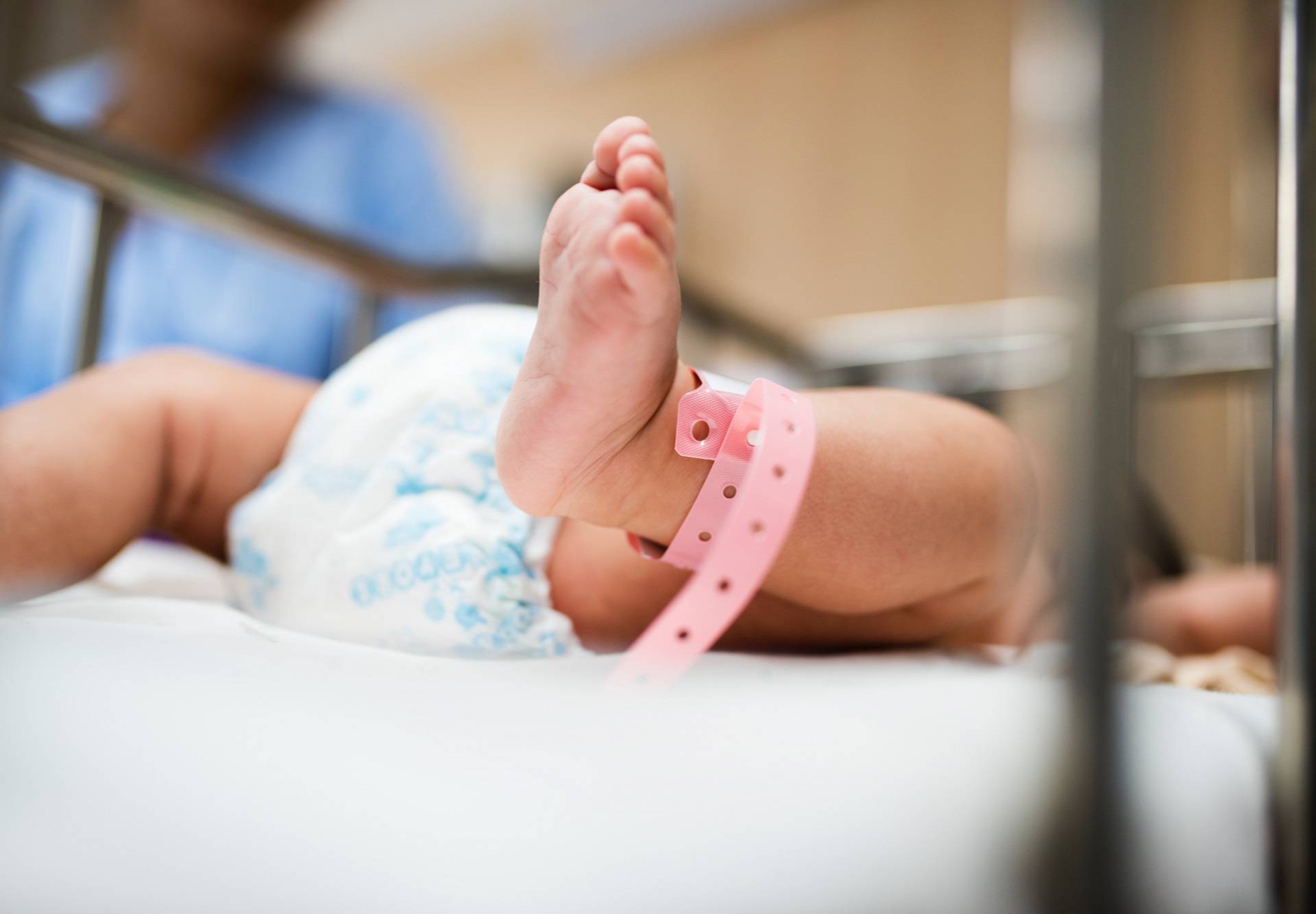 Stranci pokušavaju doći u Ukrajinu po svoje bebe