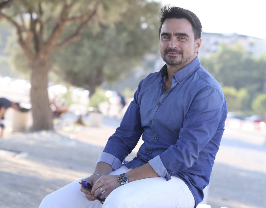 Frka u Kninu: Nakon zaraženog pjevača, Joli su otkazali koncert