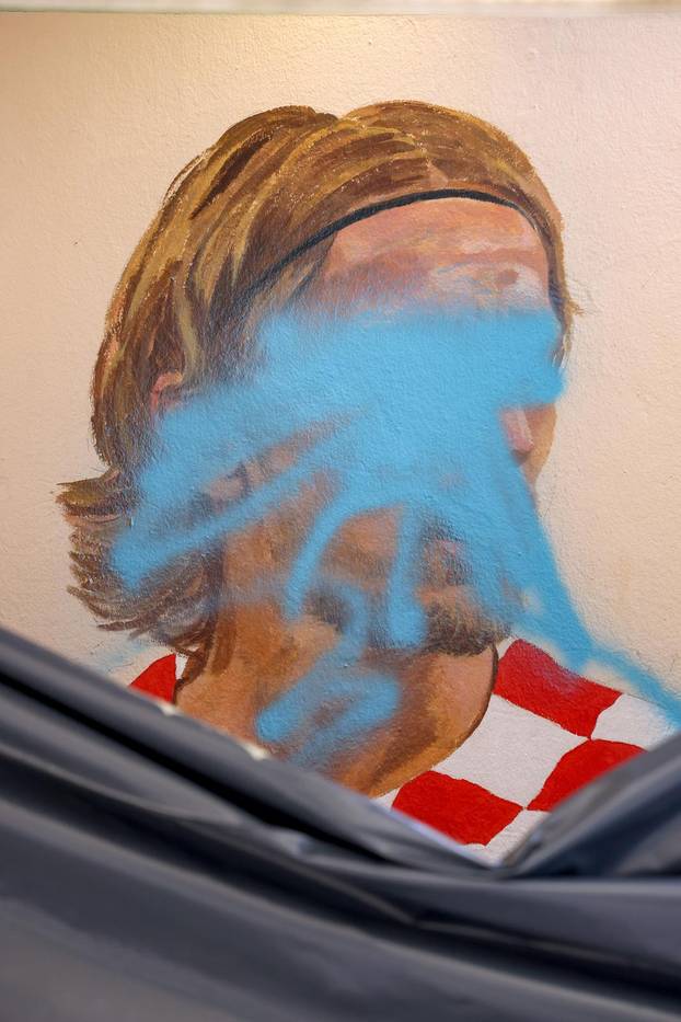 Zadar: Pošaran novi mural posvećen Luki Modriću