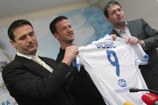 ARHIVA - Fredi Bobić potpisao je ugovor za HNK Rijeku 2006. godine
