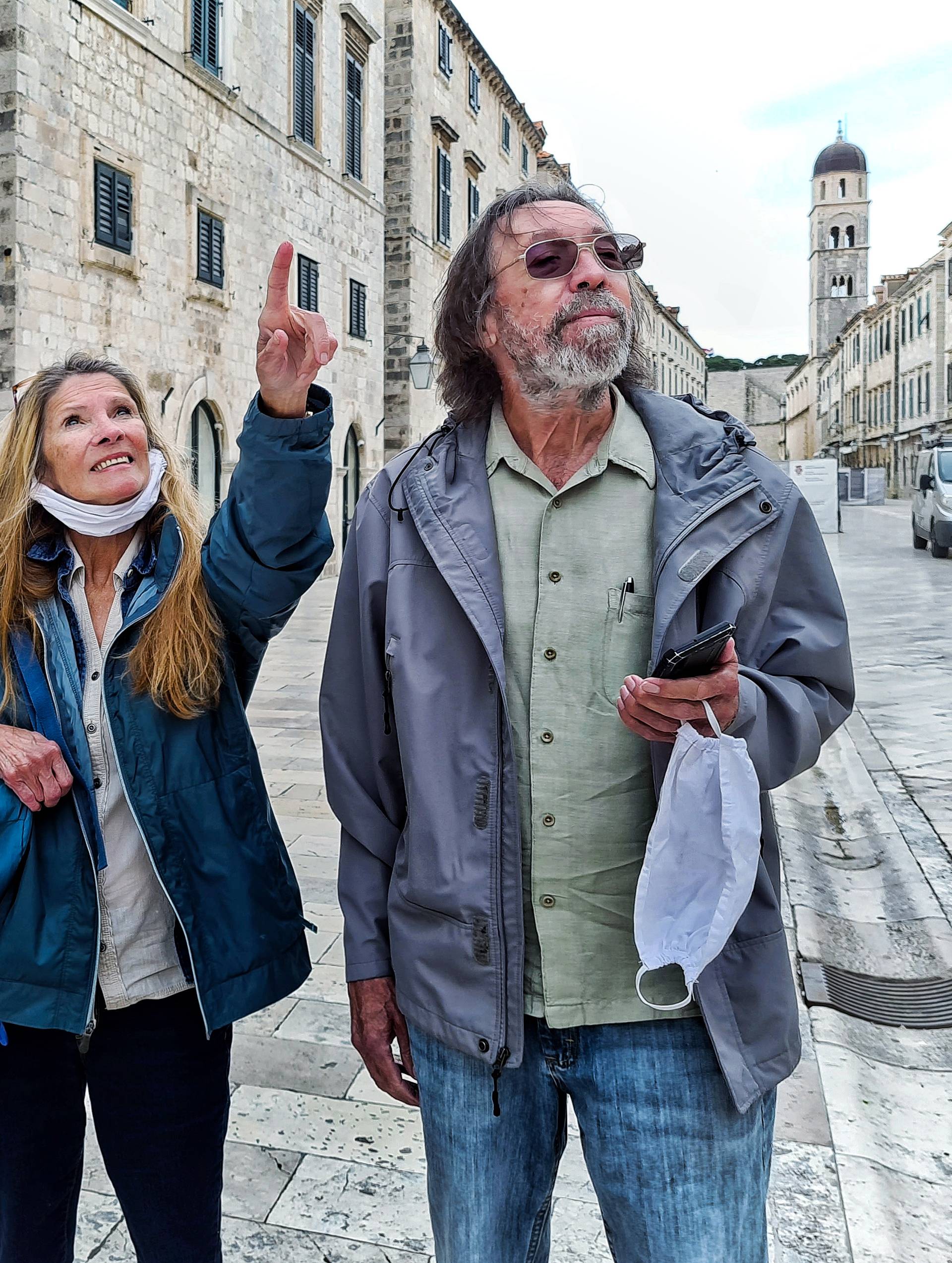 Amanda, Bill i Sandy turisti su u Dubrovniku. I ne mogu kući