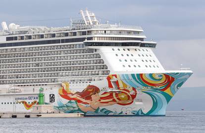 Norwegian Getaway kruzer u splitskoj luci 