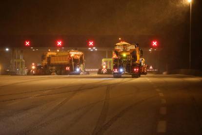 Zbog olujnog nevremena i snijega za sav promet zatvoren dio autoceste Rijeka-Zagreb