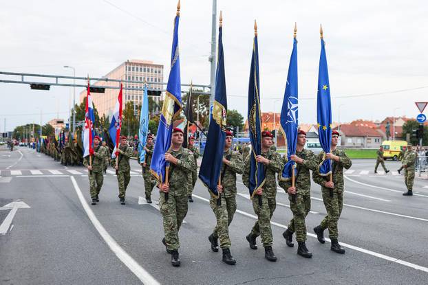 Zagreb: Generalna proba svečanog vojnog mimohoda