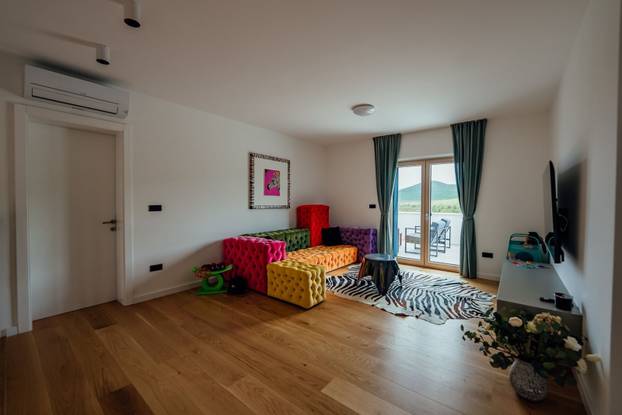 FOTO Čarobna Vila Vitrenik izgledom oduzima dah: Ima sve - wellness, igraonicu, bazen...