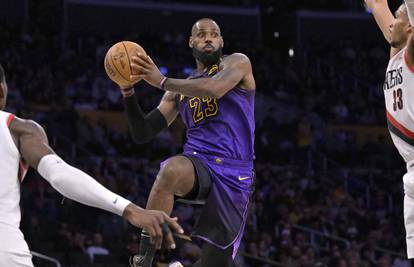 LeBron briljirao u pobjedi LA Lakersa, Zubac dvoznamenkast