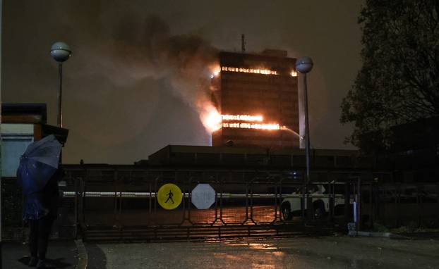 Zagreb: Pozar u Vjesnikovom neboderu