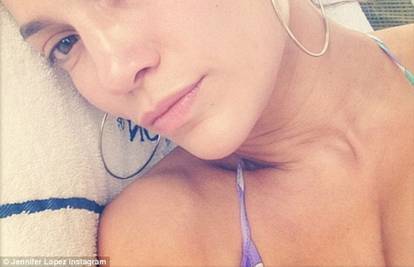 Ni J.Lo nije uvijek glamurozna: Pjevačica pozirala bez šminke