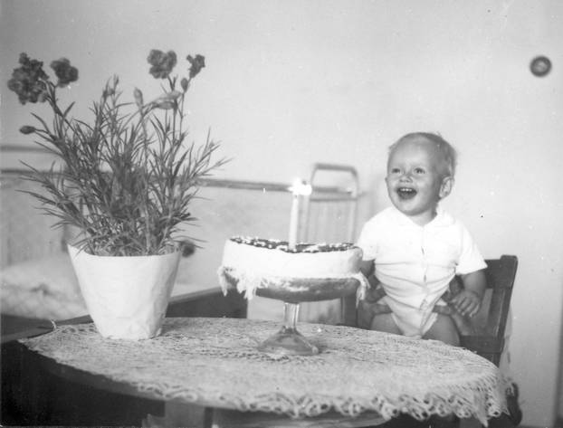 FOTO Možete li prepoznate naše političare po starim fotkama? Malo tko ih može sve pogoditi...