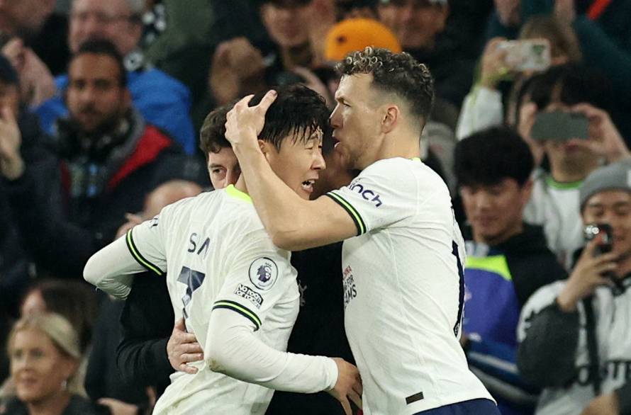 Premier League - Tottenham Hotspur v Manchester United