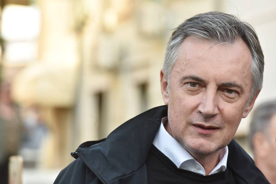 Predsjednički kandidat Miroslav Škoro družio se sa građanima u Šibeniku