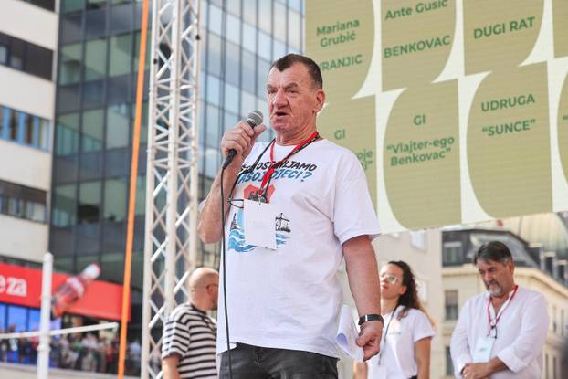 Glavni trg u Zagrebu prepun prosvjednika zbog opasnog otpada u Lici