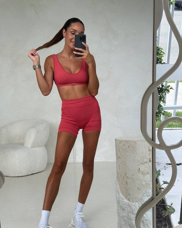 FOTO Kayla je jedna od najvećih fitness influencerica - Evo uz kojih par vježbi ostaje fit
