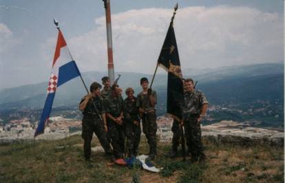 Napokon u Kninu! Hrvatska zastava vijorila se na tvrđavi: Prvo su ušli tenkovi 'Puma'