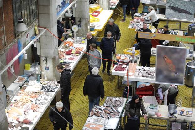 Rijeka: Ponuda ribe na riječkoj ribarnici