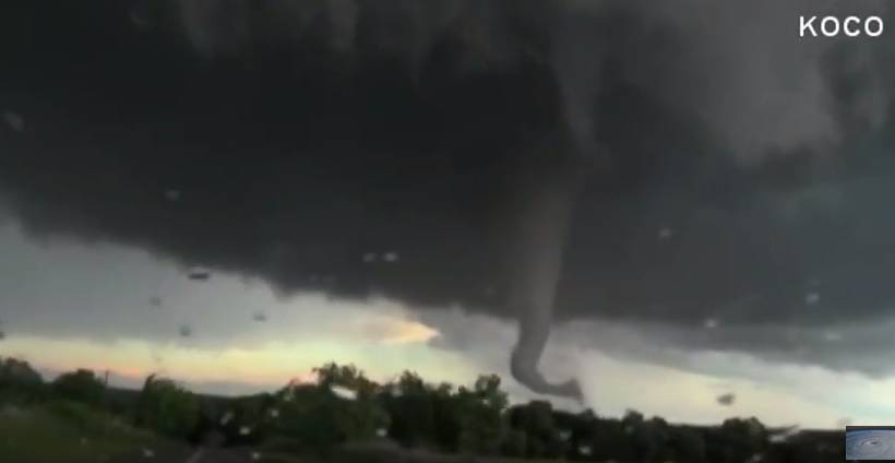 Tornado poharao Oklahomu, poginula su tri muškarca