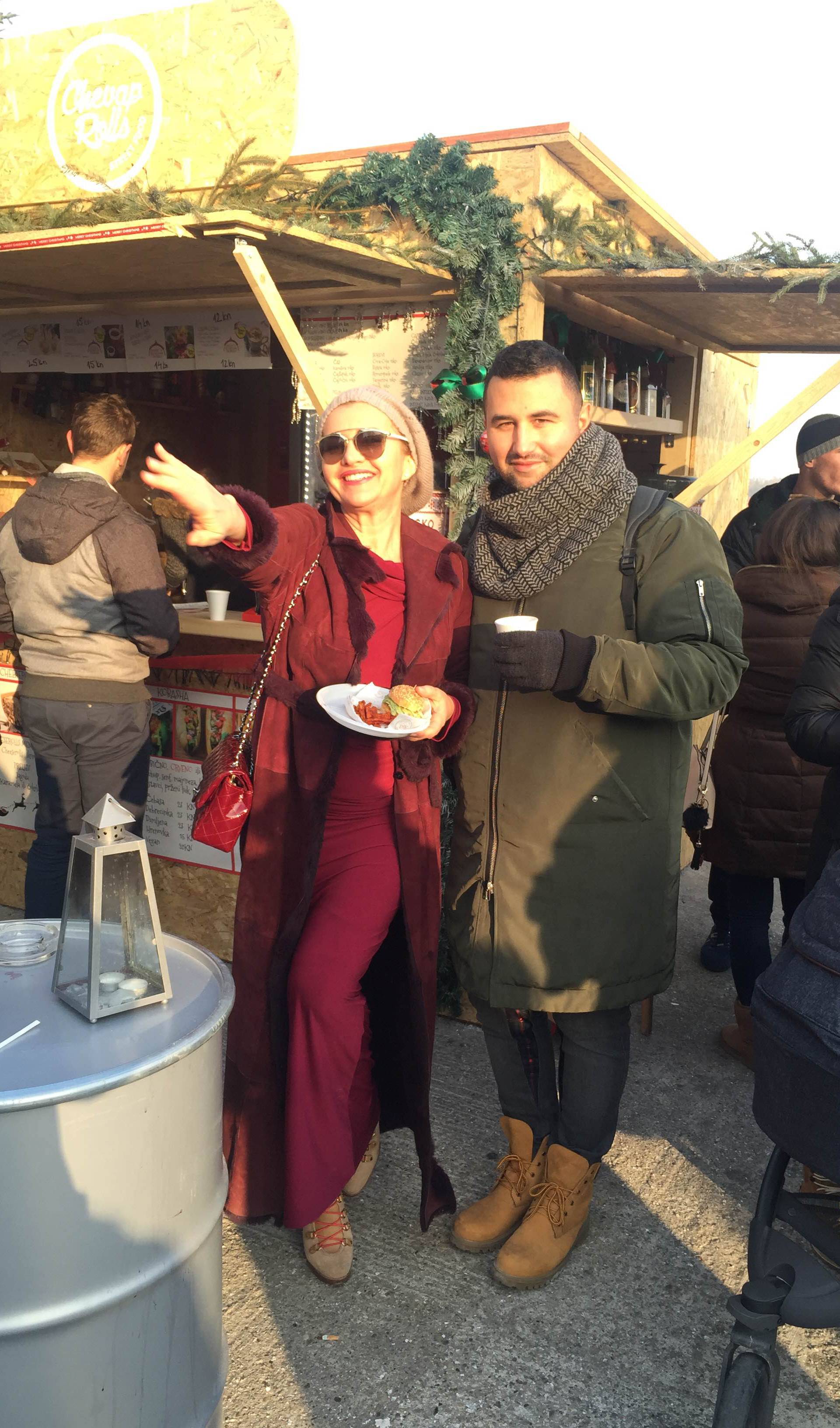 Zlatko Mateša s djevojkom uživao na Adventu u Zagrebu