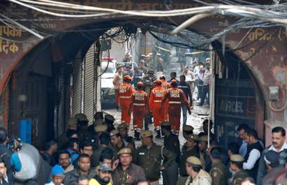 Strava u Indiji: Živi izgorjeli u tvornici, najmanje 43 mrtvih...