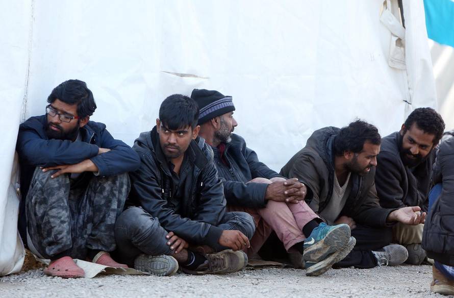 BihaÄ: Migrantski kamp VuÄjak gdje boravi viÅ¡e od 1500 migranata od lipnja 2019.