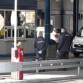 U prerađenoj hladnjači vozio 11 migranata u Hrvatsku. Ulovili ga srpski granični policajci