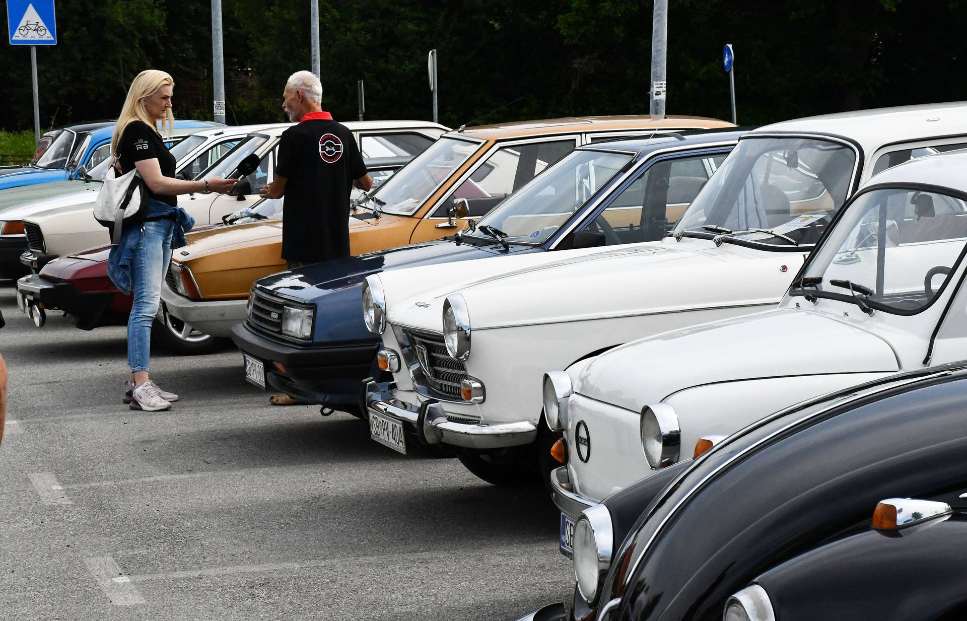 Oldtajmeraši se okupili u Brodu i dovezli svoje limene ljubimce