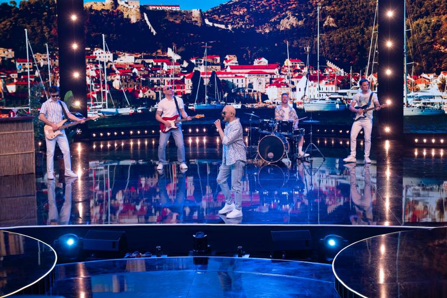 Tvoje lice zvuči poznato: Lovro Juraga kao Cher donio glamur