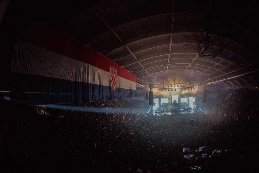 Thompson na koncertu u Rijeci: Nismo mi fašisti. To osuđujemo