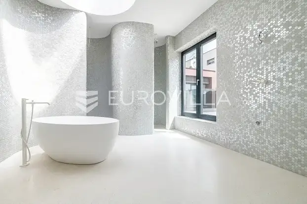 FOTO Nikolina Pišek još uvijek nudi vilu u Zagrebu! Najam bio skočio na 8000 €. Zavirite u nju