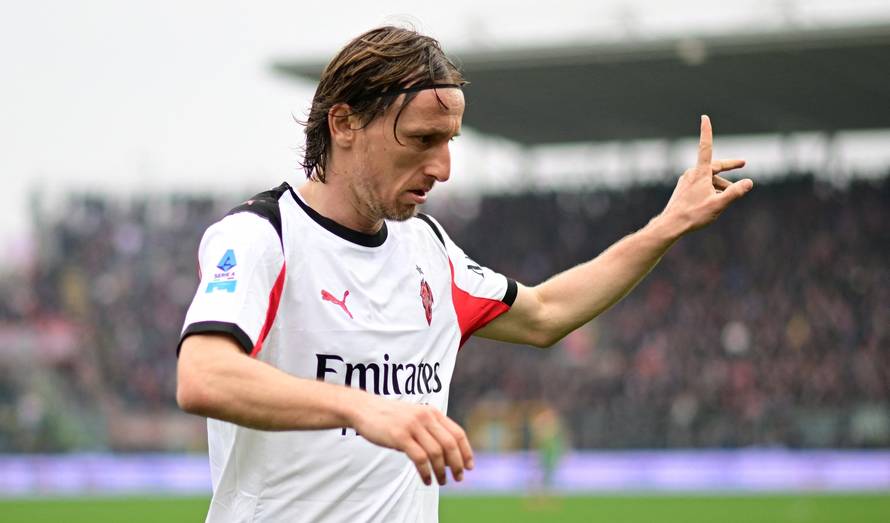 Serie A - Cremonese v AC Milan