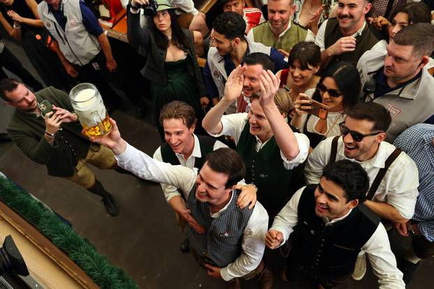 Otvoren 191. Oktoberfest u Muenchenu
