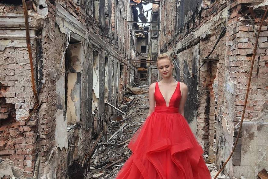 Harkivski maturanti otplesali valcer