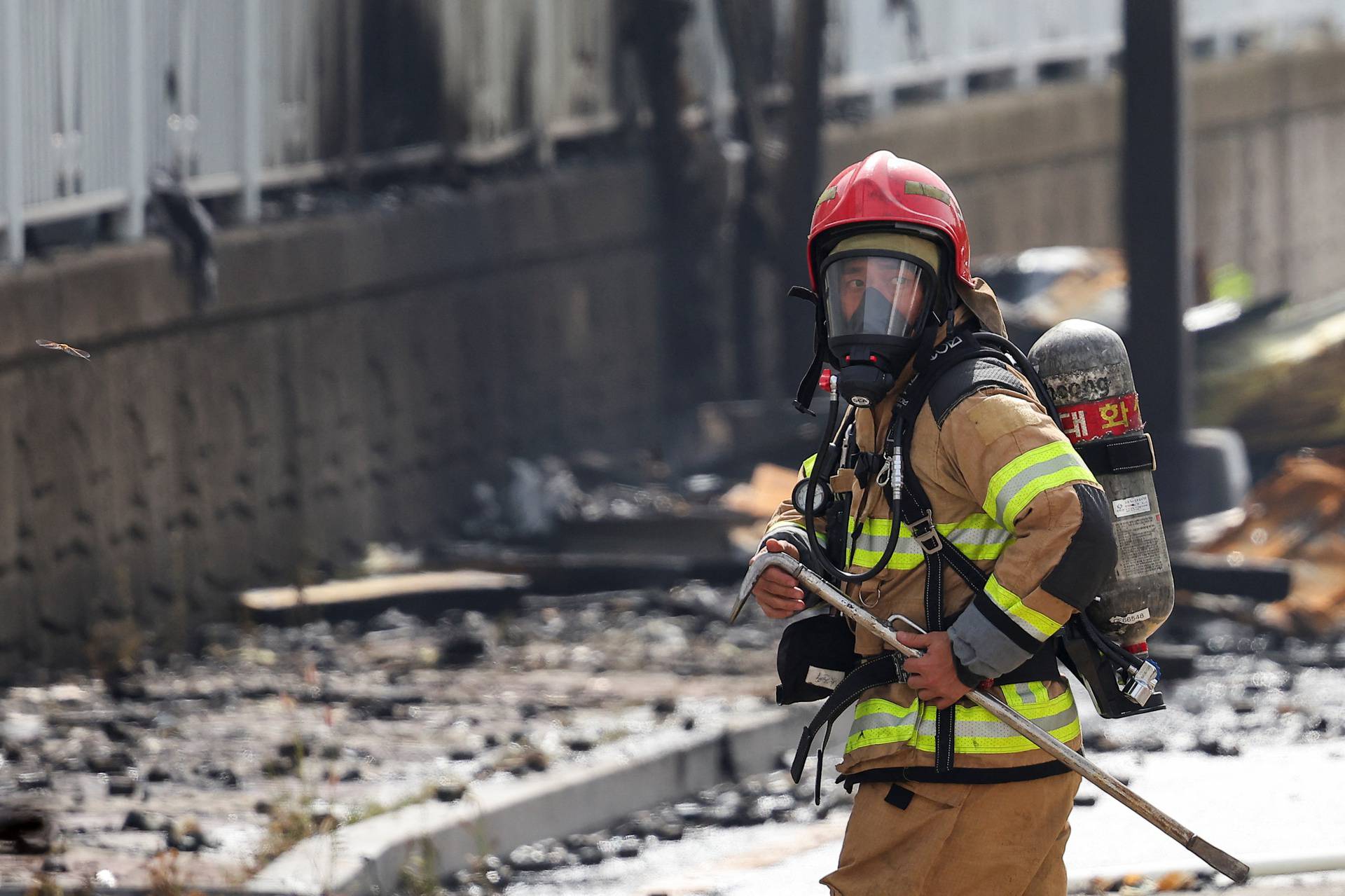 Fire at a lithium battery factory, in Hwaseong