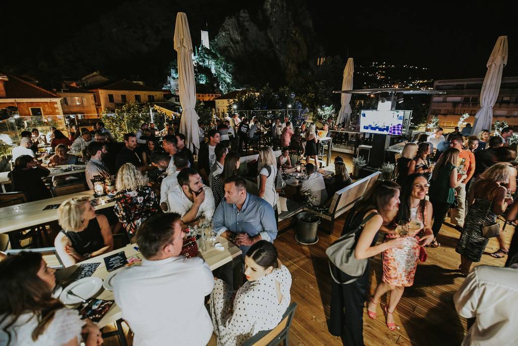 Rooftop bar Eol u Omišu – spoj suvremenosti i tradicije