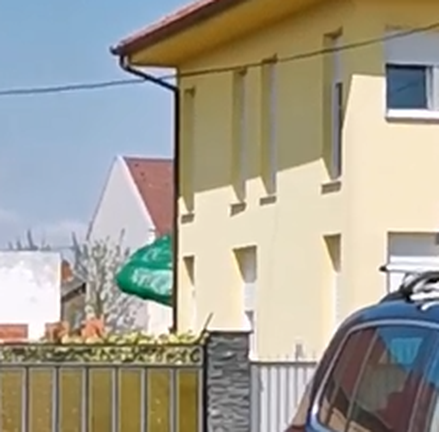 'Imao je sreće': Padobranac im prisilno završio u dvorištu kuće