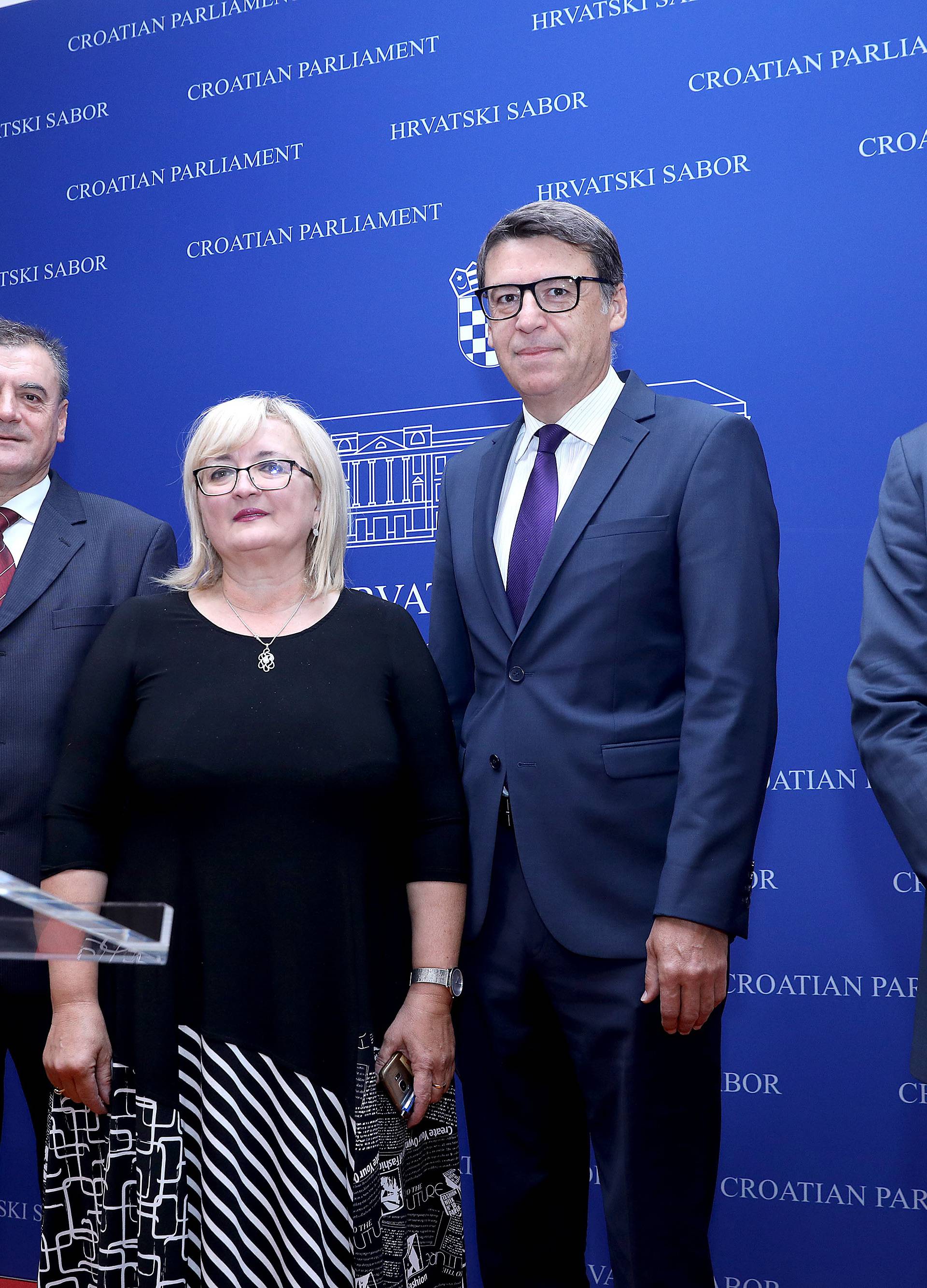 Zagreb: Zastupnici oporbe o pokretanju opoziva ministra KujundÅ¾iÄa