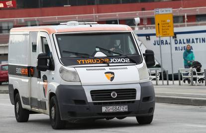 Iz zaštitarskog vozila u Splitu ukrali desetke vrećica novca!