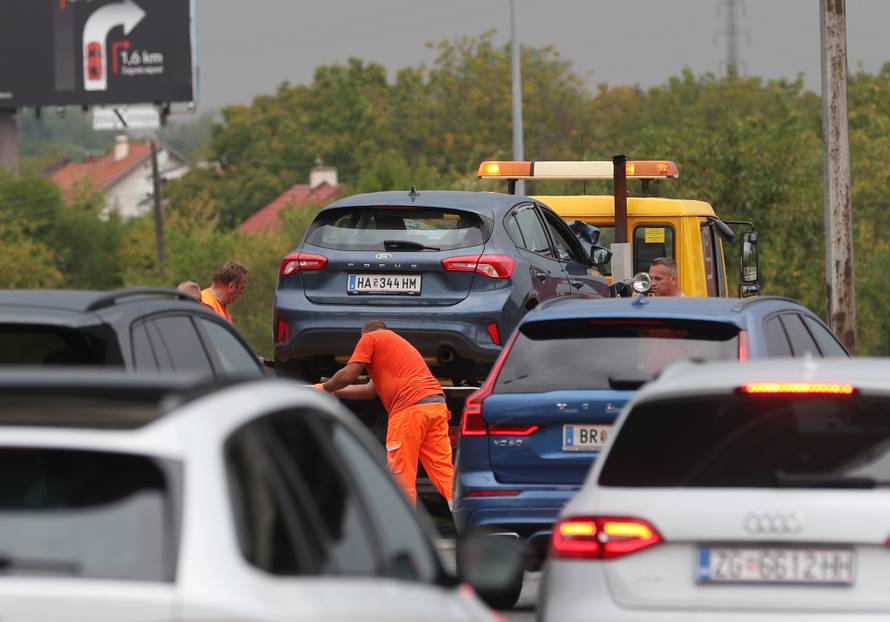 Zagreb: Na obilaznici se sudarilo više vozila, 10 osoba ozlijeđeno