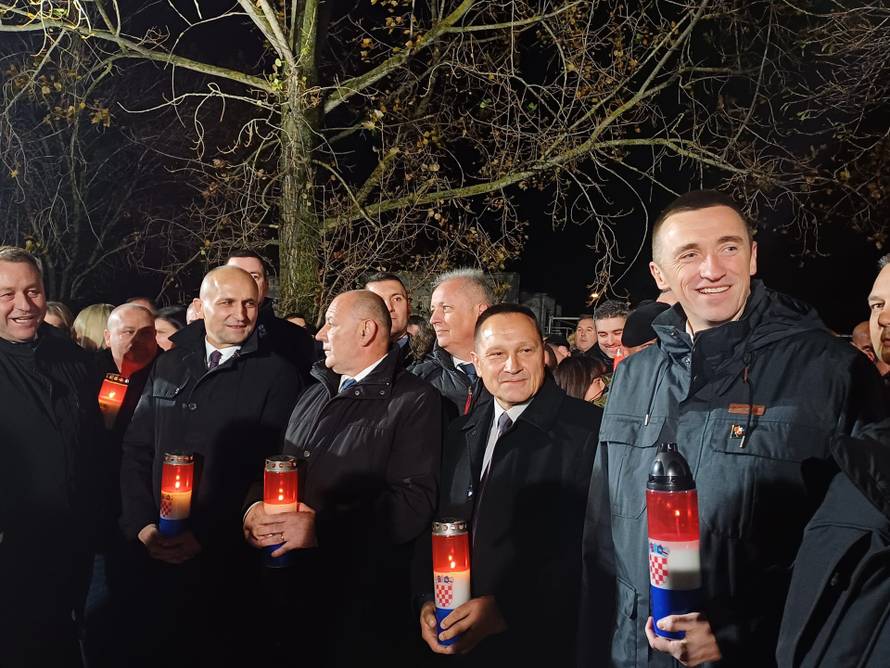 VIDEO Anušić ispred vukovarske bolnice: 'U ratu se svaki dan čula grmljavina iz Vukovara...'