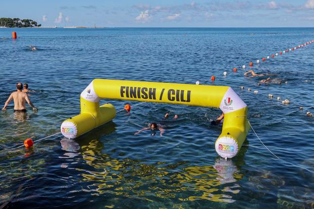 Održana plivačka manifestacija Porečki delfin