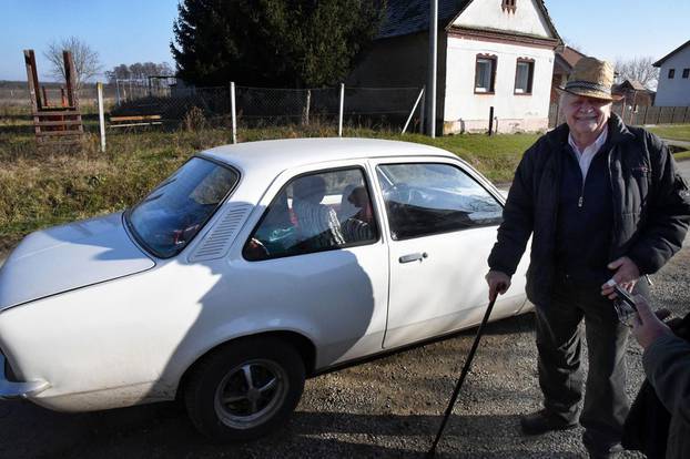 Požega - Zdravko Thür vlasnik je starog Opel Kadetta iz davnih sedamdesetih godina.