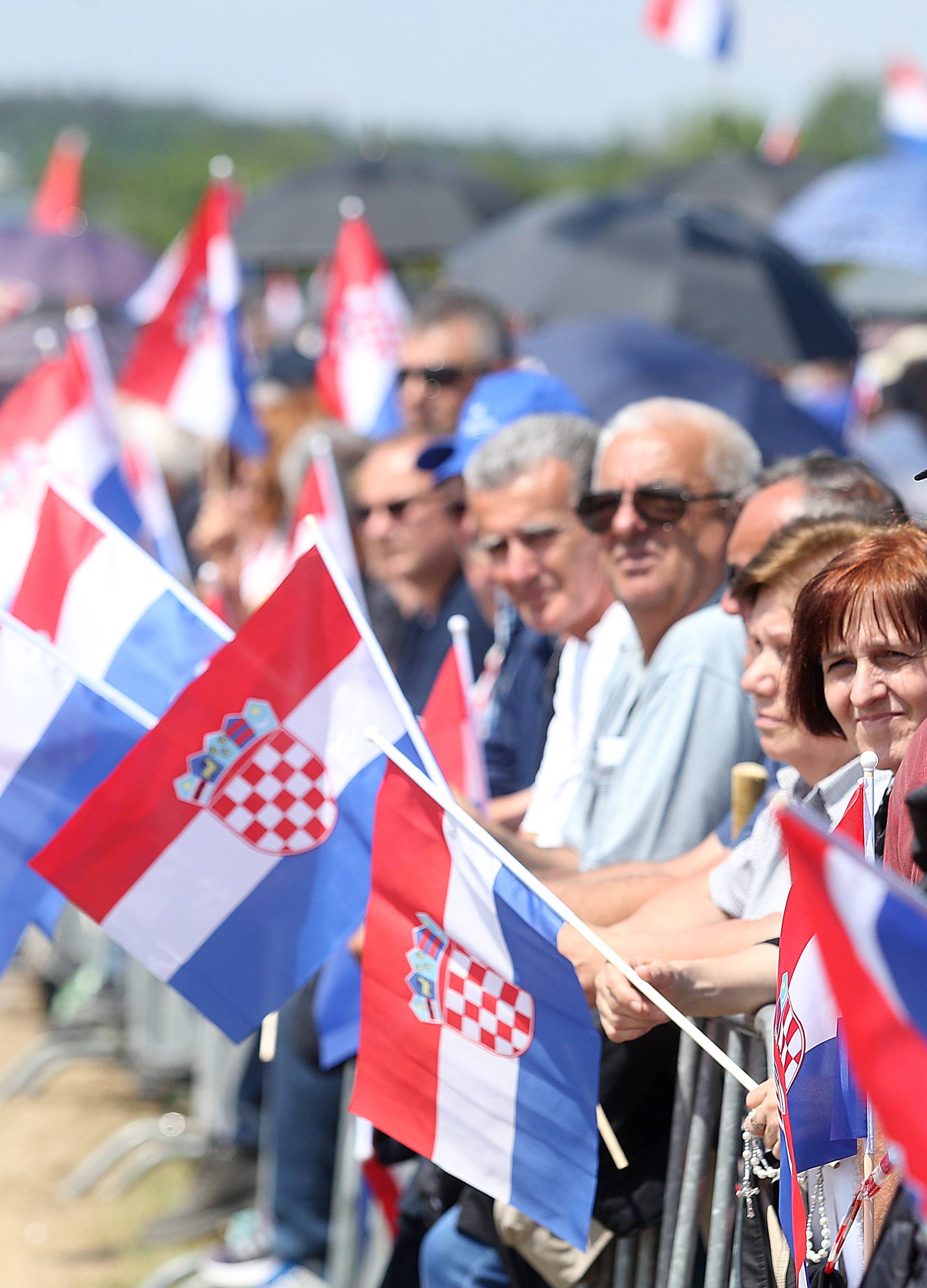 Jandrokovića izviždali: Ovdje smo da odamo počast žrtvama