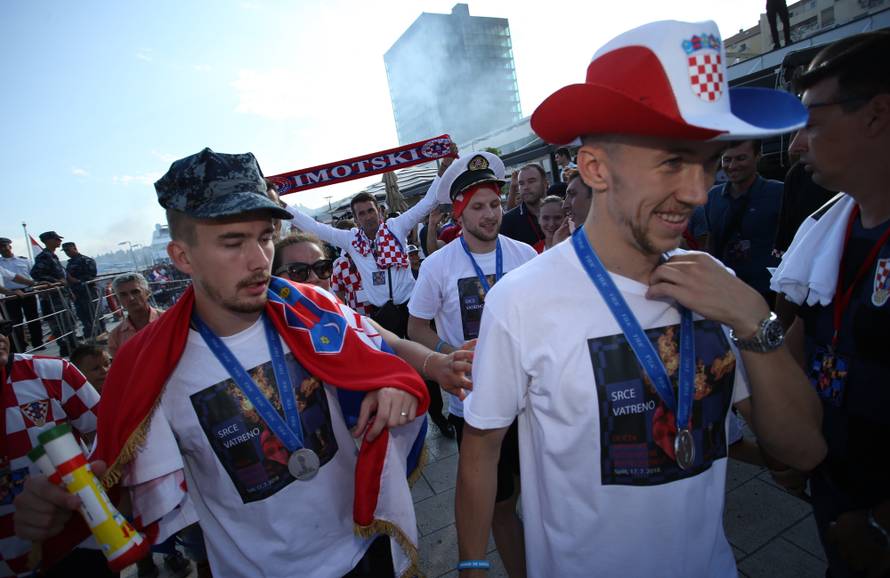 Prisjetite se čudesnog dočeka uz mali 'milijun' fotki i videa